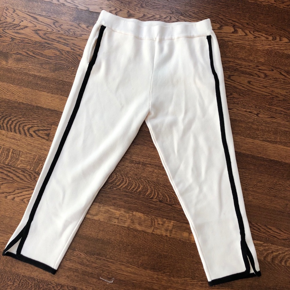 NWTs Zara white knit pants w/ black side stripes